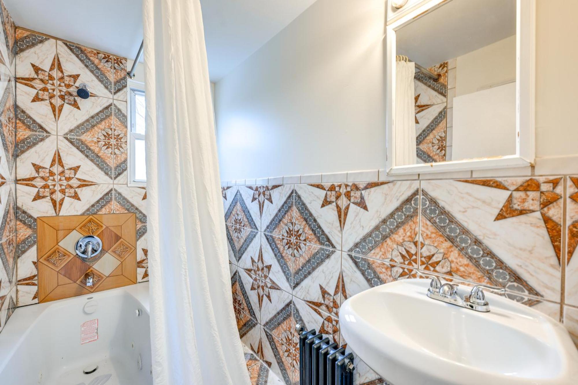 Charming Long Island Home With Fenced Yard! Freeport Εξωτερικό φωτογραφία