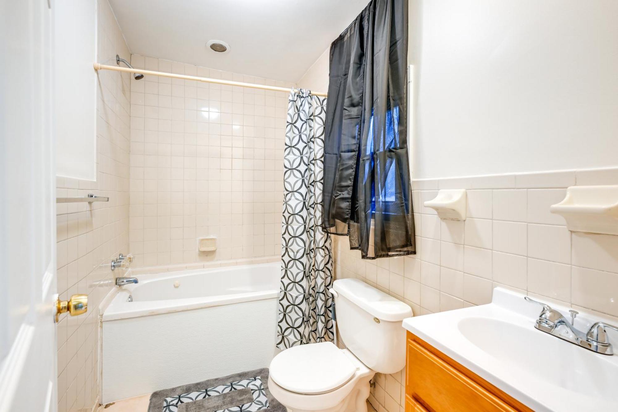 Charming Long Island Home With Fenced Yard! Freeport Εξωτερικό φωτογραφία