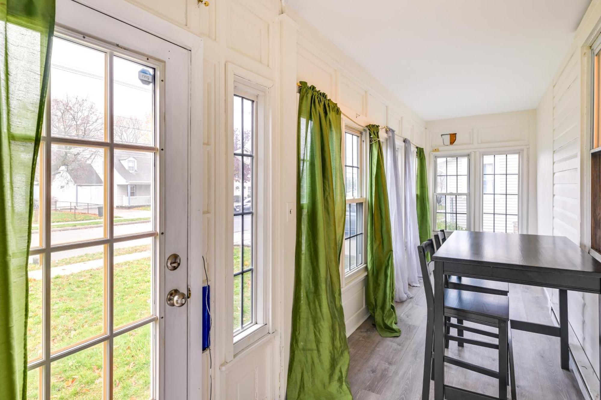 Charming Long Island Home With Fenced Yard! Freeport Εξωτερικό φωτογραφία